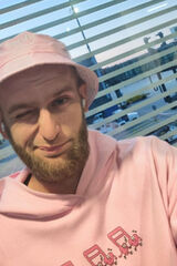 Foto pengguna TomOli