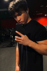 Foto pengguna nvuiwqmiovsavsa