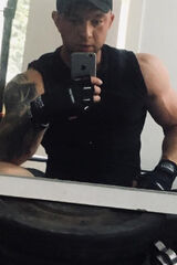 Foto pengguna tyral6722