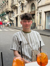 Foto pengguna hugdik